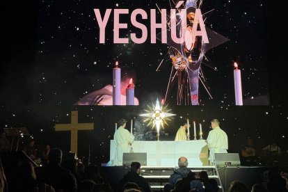 Yeshúa, también llamada Yo Quiero Conocer a Jesús, fue la canción de inicio de la adoración eucarística en el llamados 2033