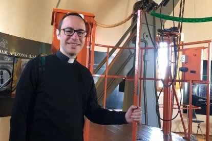 Padre Álvaro Serrano durante su visita al Observatorio Vaticano. Castel Gandolfo
