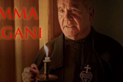 El actor Valentín Paredes, encarnando al pasionista padre Germán de San Estanislao.