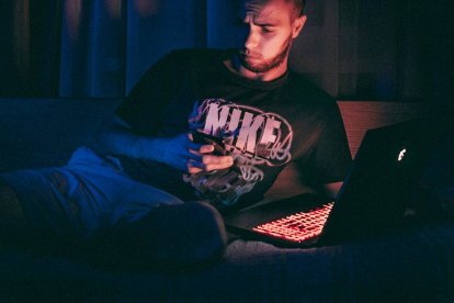 Se ha demostrado una relación directa entre el consumo de pornografía violenta y la mayor propensión a la violencia sexual, junto a distorsiones en el comportamiento sexual.