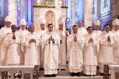 Ordenación de sacerdotes en la Basílica de Nuestra Señora del Roble de Monterrey.