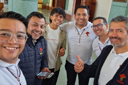 Participantes de un Retiro de Emaús para hombres en 2025 en una parroquia de Bogotá, Colombia