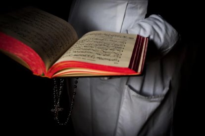 Un texto bíblico musicado, quizá un salmo... en la experiencia de oración En El Principio Existía la Palabra, de Carmelo Erdozain