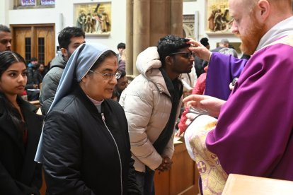 Miércoles de Ceniza de 2026 en la diócesis de Birmingham; empiezan 40 días de Cuaresma que acaban en Jueves Santo