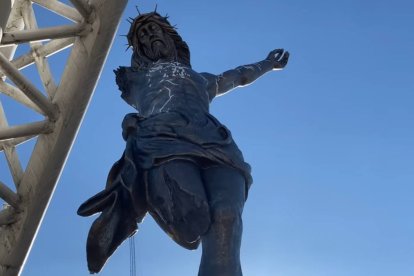 El monumental Cristo Roto de Aguascalientes (México), inaugurado en 2006 por el cardenal Norberto Ribera e inspirado en la reliquia española.