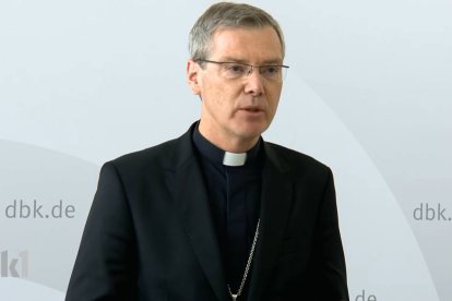Heiner Wilmer, durante una de sus primeras ruedas de prensa como presidente de los obispos alemanes.