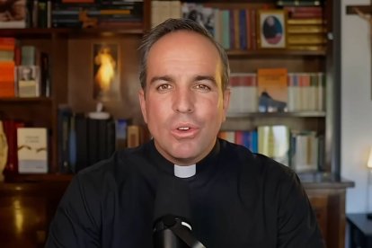 Ignacio Amorós nos aproxima a la devoción más importante, la que debemos a la Madre de Dios.