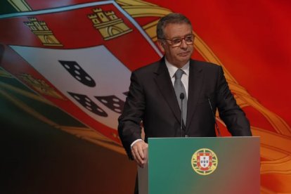 Antonio José Seguro es el presidente socialista de Portugal, pero las derechas son mayoría en el Parlamento y cambian la ley trans