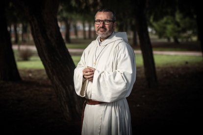 El hermano Carlos vive actualmente como ermitaño en Alba, en Pontevedra.