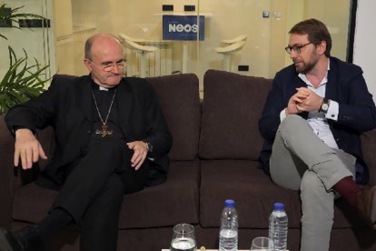 Munilla es entrevistado con detalle en NEOS Referentes, en YouTube, sobre los peligros que sufre la sociedad española y Occidental