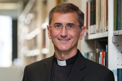 Onésimo Díaz, sacerdote e historiador, repasa en ‘De León XIII a León XIV’ el papel de la Iglesia como conciencia moral de la modernidad.
