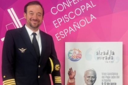 Pablo Martínez Núñez, Comandante de Iberia que pilotará el avión del Papa de Madrid a Barcelona