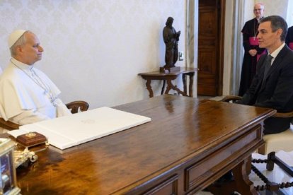León XIV recibe a Pedro Sánchez pocos días antes de su visita a España de junio