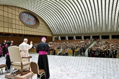 El Papa bendijo la acción de la Renovación Carismática Católica en la Iglesia y en el mundo.
