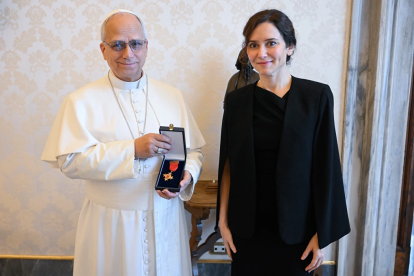 Según contó la presidenta, el Papa se mostró entusiasmado con su próxima visita a España.
