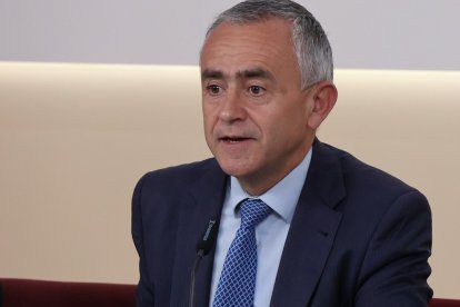 Fernando Giménez Barriocanal es uno de los organizadores del viaje papal, y el que habla de dinero