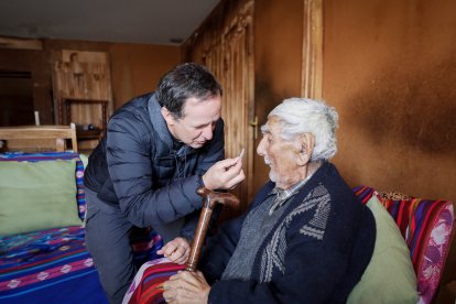 Evangelizar a los más pobres, ofreciéndoles ayuda material, acompañamiento y espiritual.