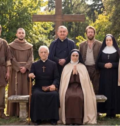 Diez santos españoles para la visita de León XIV: San Isidro y su esposa María, Pascual Baylon, Anchieta sentado, el obispo González, Santa Teresa, Betancur, Santa Soledad, Santa Eulalia, Gaudí