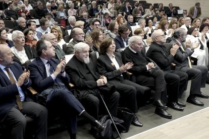El Equipo Internacional del Camino Neocatecumenal (en el centro), durante la entrega del premio Religión en Libertad.