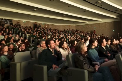 Unos 700 asistentes abarrotaron el Espacio Pablo VI de Madrid.