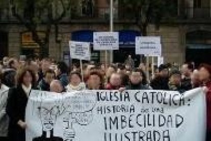 Manifestación contra la Iglesia católica