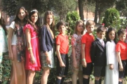 Los Postigo Pich en mayo de 2012, de Comunión... poco después moriría Carmen, con 22 años