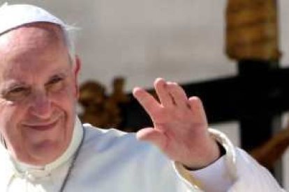 El Papa Francisco cumple un año de pontificado y dice que no quiere que se le vea como un Supermán