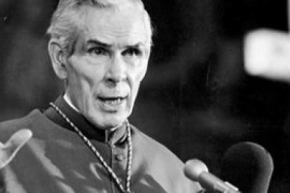 El obispo Fulton Sheen, en proceso de beatificación, fue un gran predicador televisivo y radiofónico.