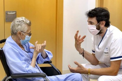 Fotograma de «Morir en paz», el documental de Goya Producciones sobre cuidados paliativos y eutanasia dirigido por Andrés Garrigó y estrenado en 2020.