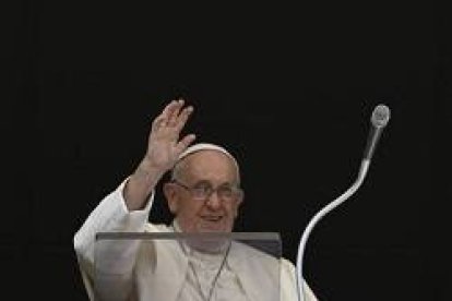 Francisco, durante el rezo del Ángelus / Vatican Media