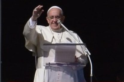 Papa Francisco durante el rezo del Ángelus