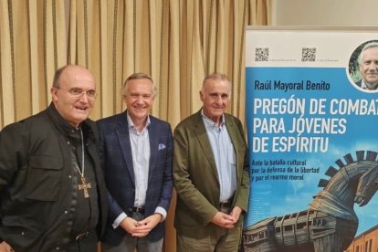 Raúl Mayoral y el obispo Munilla.