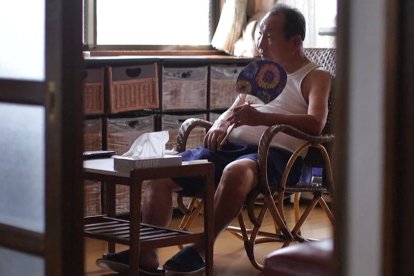 Paul Hakamada, en su casa, en unas imágenes de la época de su definitiva absolución.