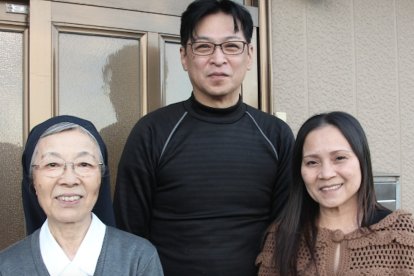 La hermana Harada, Doi y su mujer, Jocelyn.