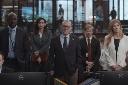 A un expresidente le dan financiación, recursos y poderes y organiza un gran equipo contra un enemigo con una tecnología increíble