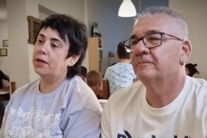 Leo y José empezaron hace doce años acogiendo a niños en su casa.