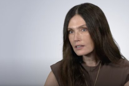 Ira DeWitt es la creadora de Saint Candles, una marca de éxito que ofrece velas aromáticas ligadas a santos y devociones cristianas.