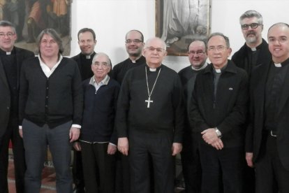 Monseñor Ángel Fernández Collado junto al postulador y los vicepostuladores de la Causa.