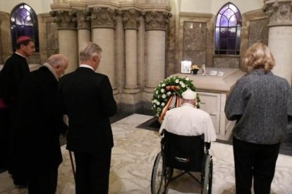 El Papa anunció el inicio de la causa de beatificación del rey belga.