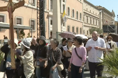 La figura del Papa es seguida desde los confines del mundo