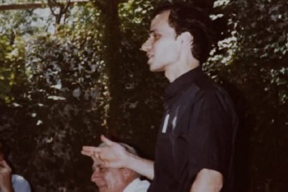 Robert Prevost como un joven agustino