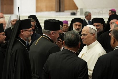 León XIV con clérigos de iglesias católicas orientales -en este caso, bizantinas- en el Jubileo de las Iglesias Orientales