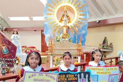 Niños en la parroquia ligada al Milagro Eucarístico en Ciudad Eten, encantados con el nuevo Pontífice