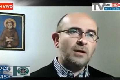 Cristian Rodríguez Iglesias, durante una entrevista en radio en torno a las actividades del Centro Pieper.