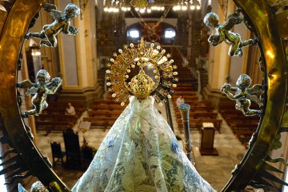 En 2018, las redes sociales de la Basílica colgaron esta foto con este comentario: «Hoy compartimos una foto curiosa... ¿Cómo nos ve la Virgen del Prado desde su altar? Nos podemos hacer una idea...».