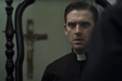 Dan Stevens, el joven sacerdote lleno de dudas de 'El Ritual'.