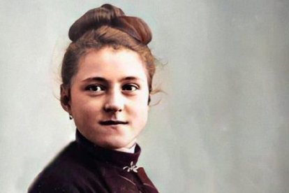 Teresa Martin, la que sería Santa Teresita de Lisieux o del Niño Jesús, poco antes de entrar al Carmelo con 15 años