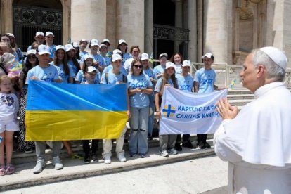 Jóvenes de Járkov, con ayuda de Cáritas y asociaciones italianas, visitan al Papa y pasan un mes sin bombas en Italia