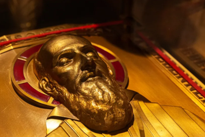 Detalle de la tumba de san Francisco de Sales en la basílica de la Anunciación de Annecy.