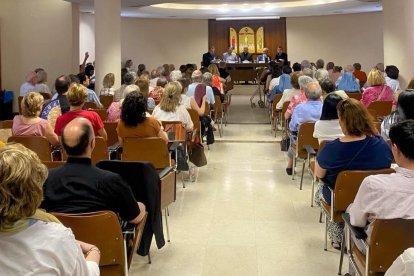 El concurrido acto de presentación de 'Mirarán al que traspasaron. Historia de la espiritualidad del Corazón de Cristo'.
